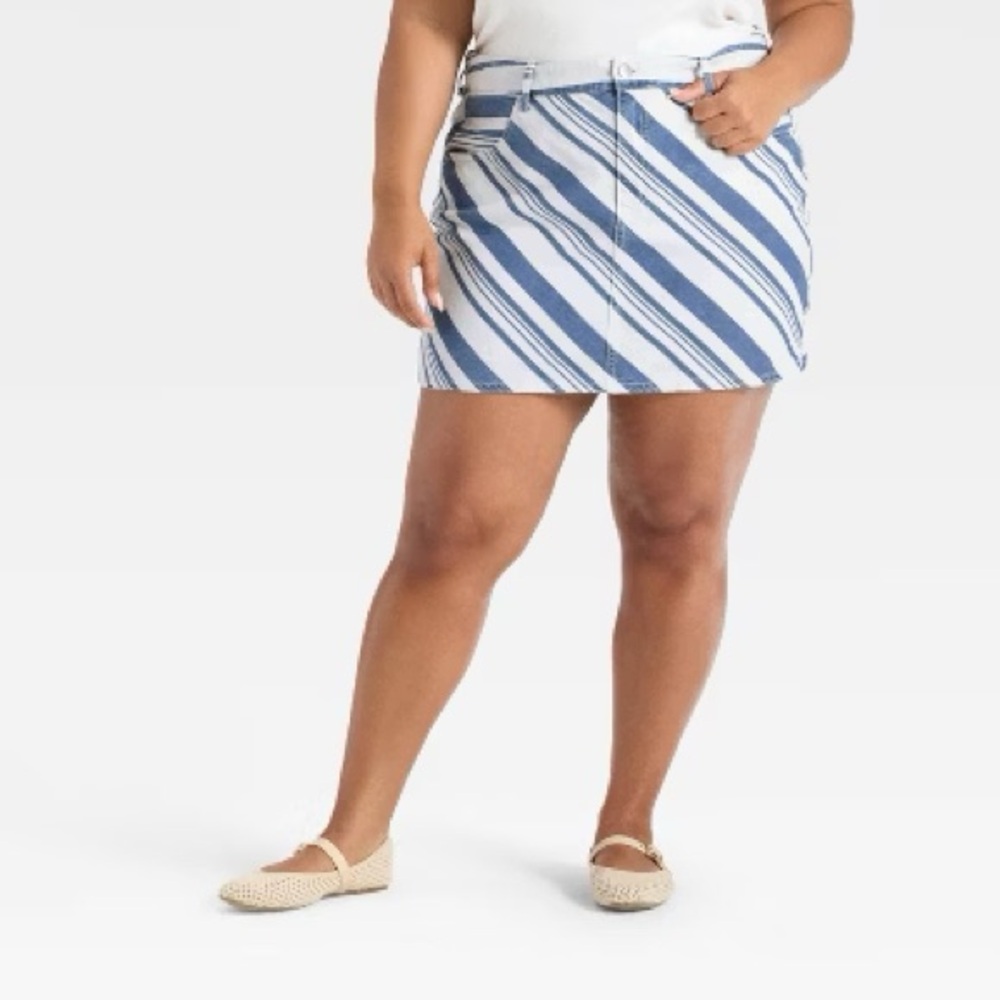 Universal Thread at Target Striped Blue and White Denim Mini Skirt Size 14